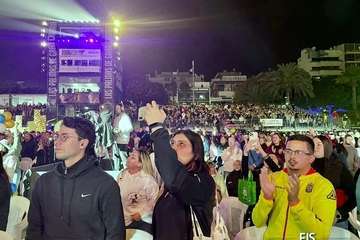 Actuación de la murga teldense Los Nietos de SaryManchez en la segunda fase del concurso carnavalero de la capital grancanaria/FJS Fotografía y TA.